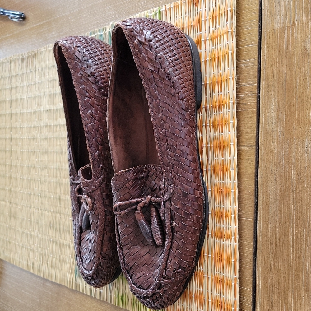 COLE HAAN MENS LEATHER TASSEL LOAFERS - Picture 8 of 12
